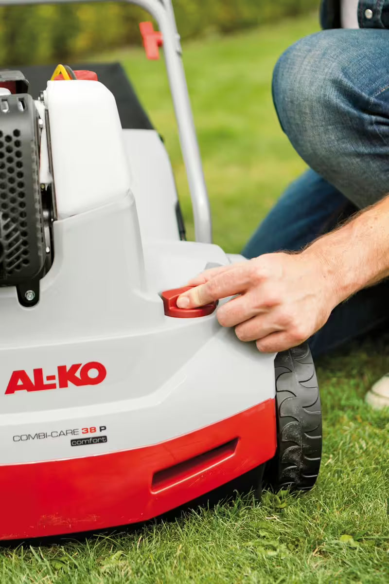 AL-KO Combi Care 38 P Comfort scarificateur à essence avec boîte