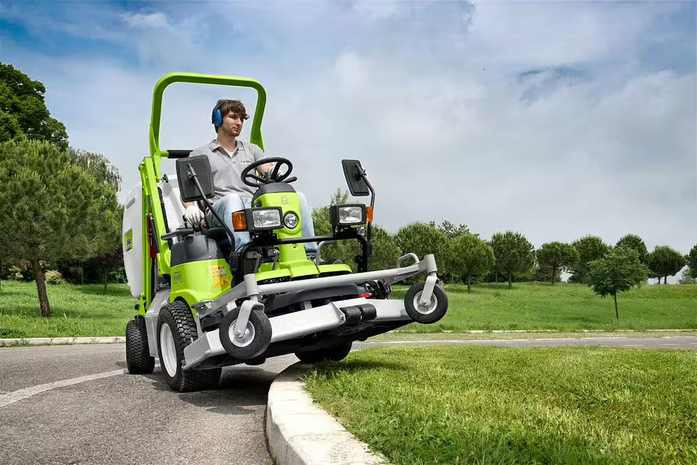 Tondeuse avant Grillo FD 900 4WD
