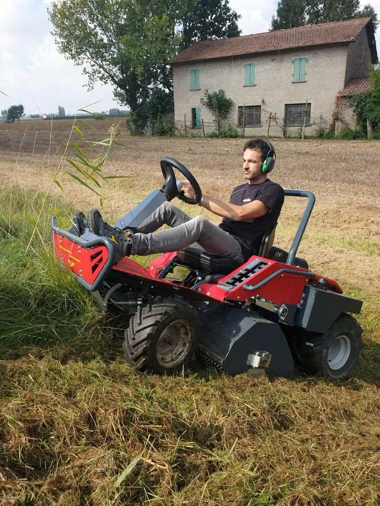 Tondeuse à fléaux autoportée Benassi FOX 95 4WD - Quatre roues motrices