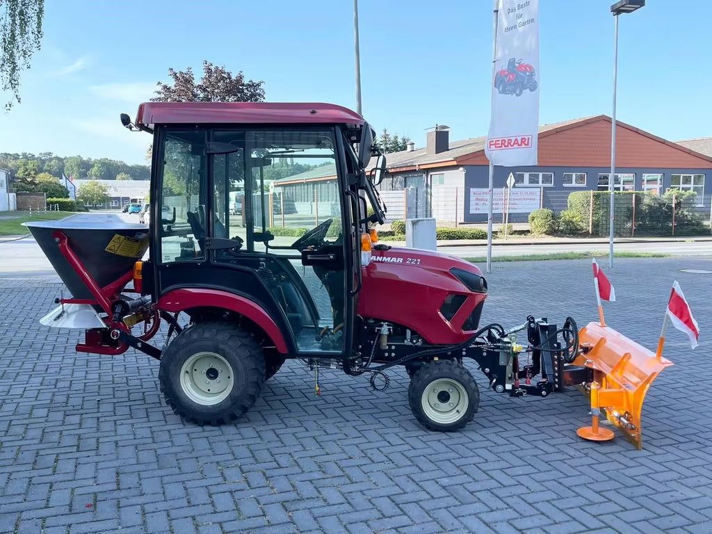 Tracteur Yanmar SA221 avec cabine, lame à neige, écarteur, liaison avant