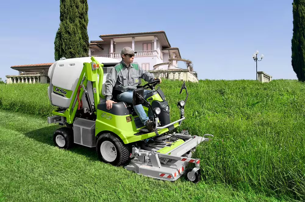 Faucheuse frontale Grillo FD 13.09 4WD avec cabine + chauffage + climatisation