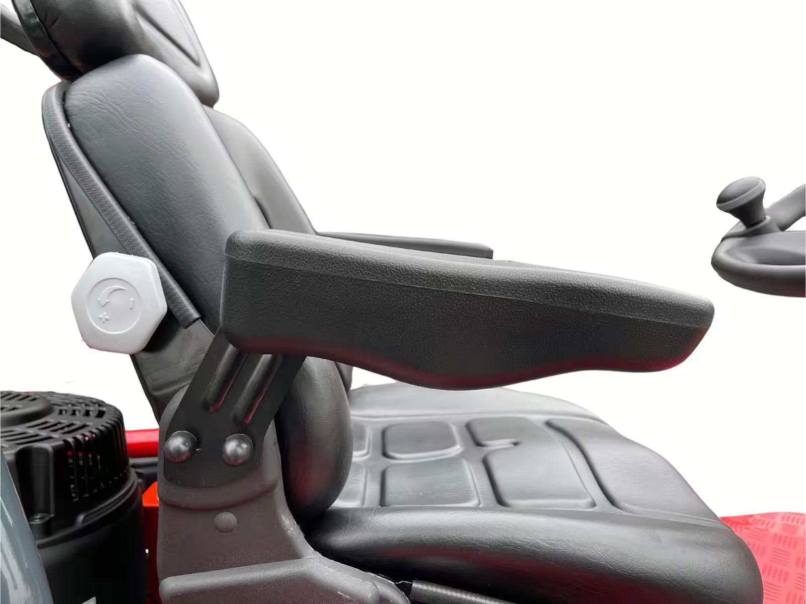 Tondeuse à fléaux autoportée Benassi FOX 110 4WD Comfort avec siège à suspension pneumatique