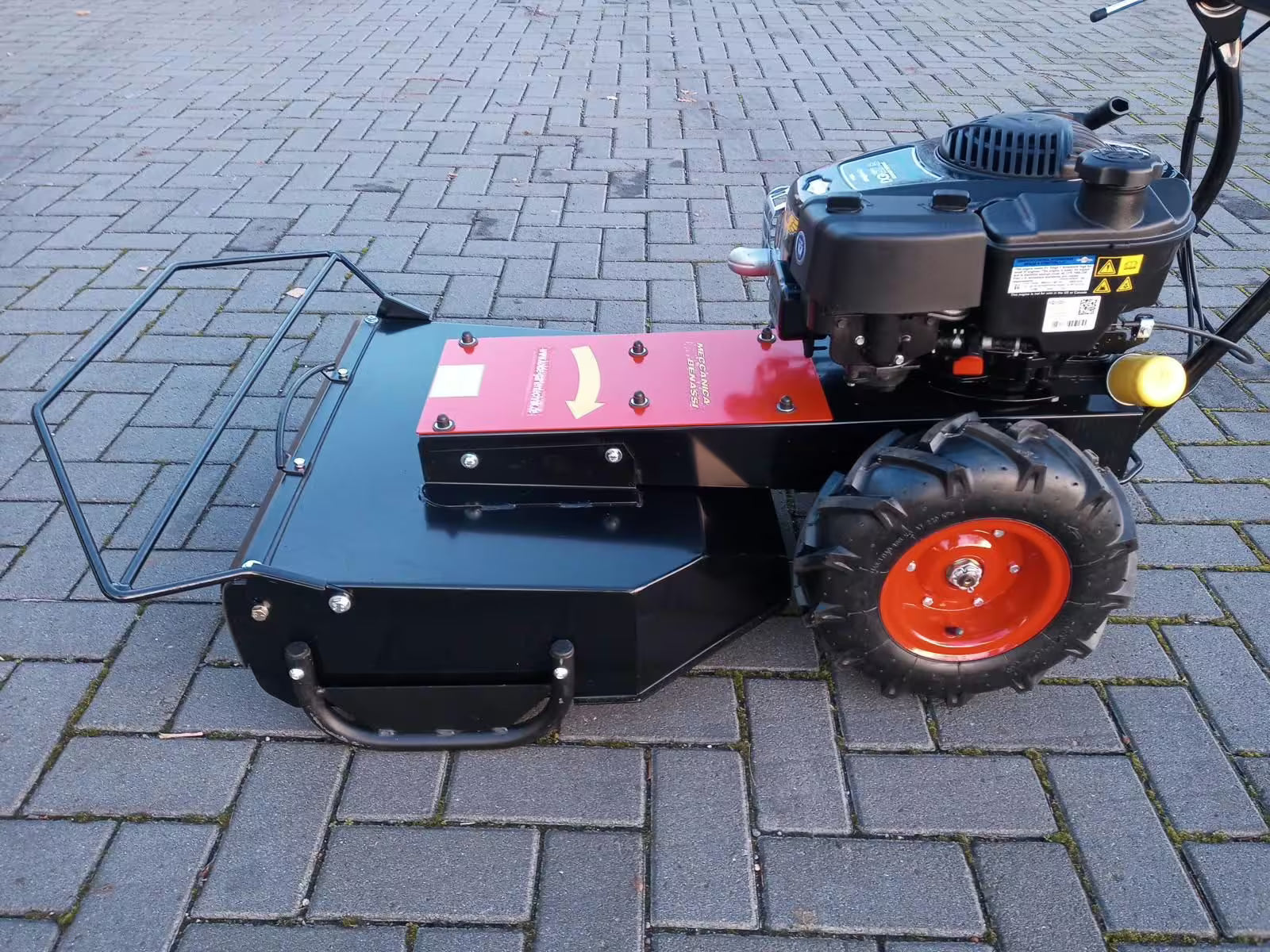 Tondeuse à herbe haute Benassi RF 219
