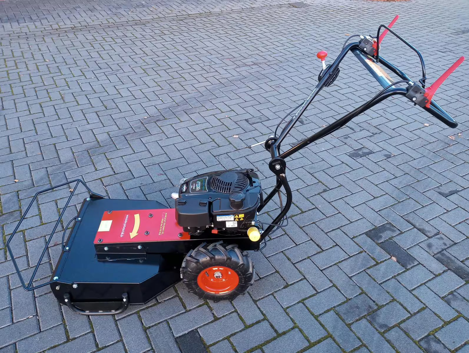 Tondeuse à herbe haute Benassi RF 219