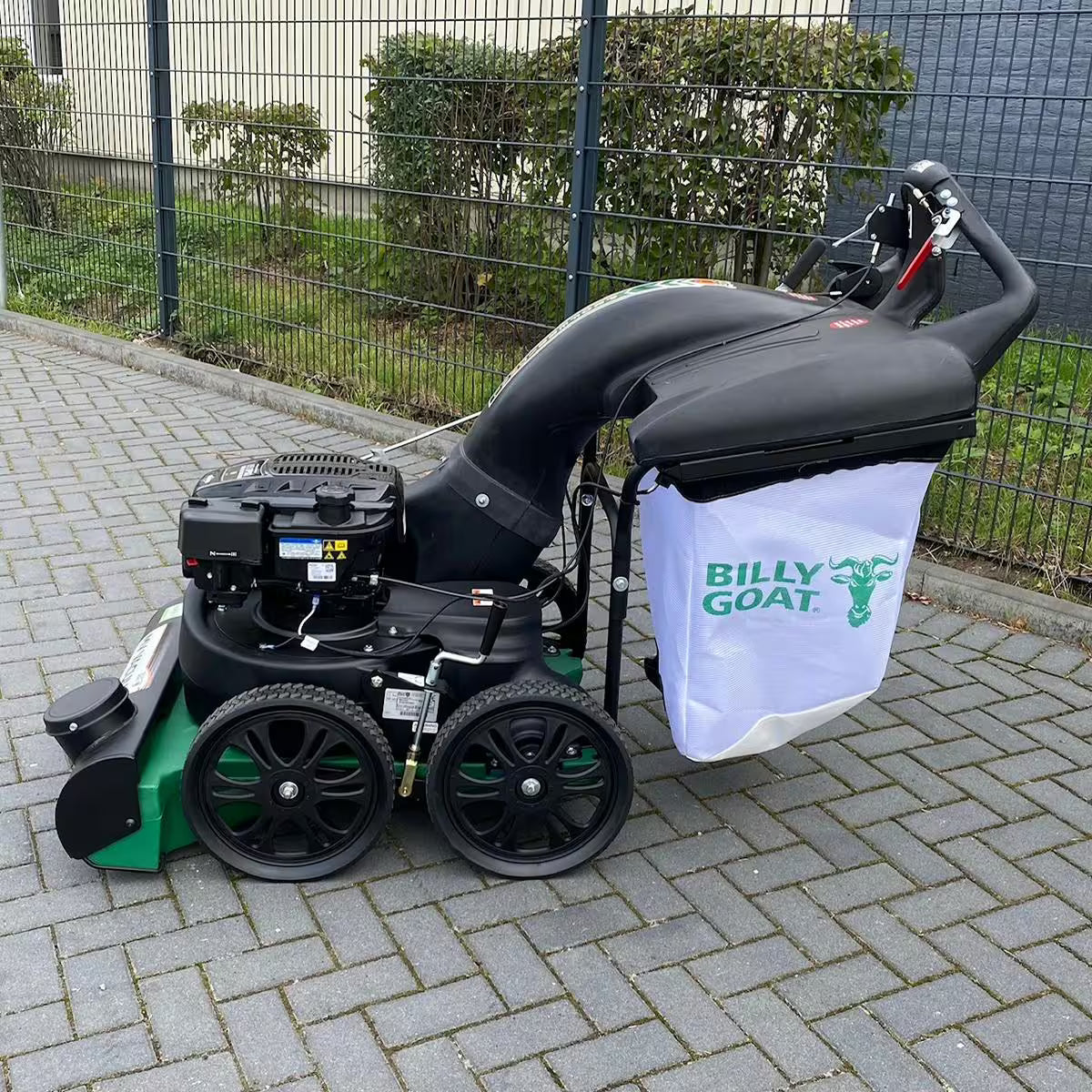 Aspirateur de feuilles Billy Goat MV 601 SP EU à démarrage électrique
