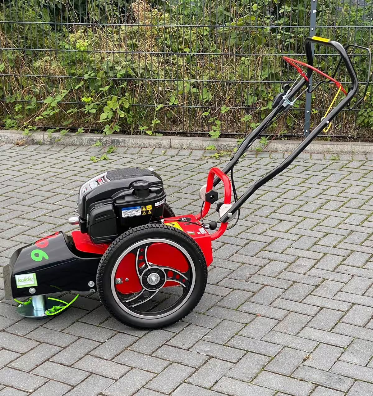 Tondeuse à herbe haute Blue Bird Flo Speed 6BS