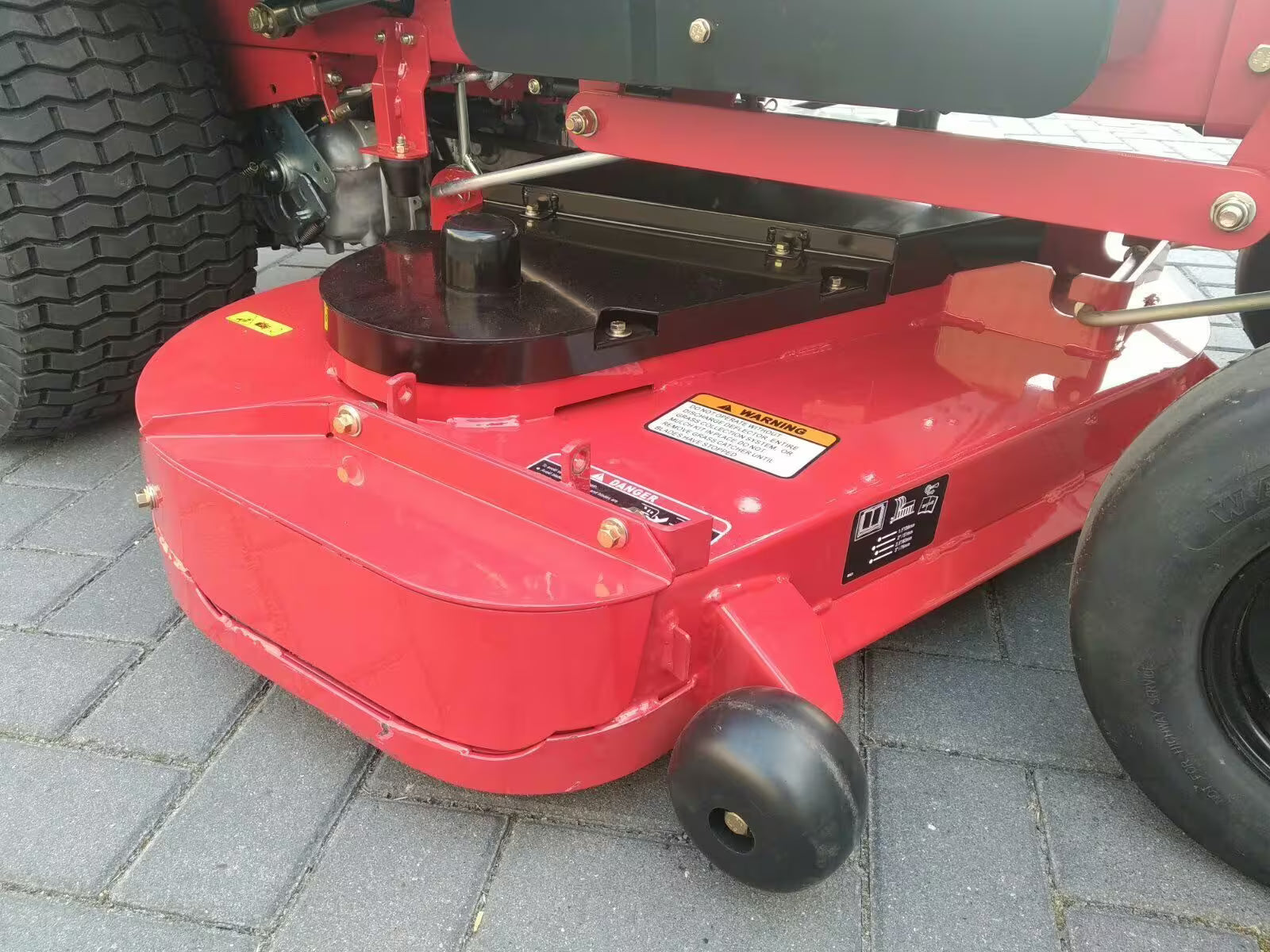Tondeuse à rayon de braquage zéro Ferrari Z50XL 127 cm