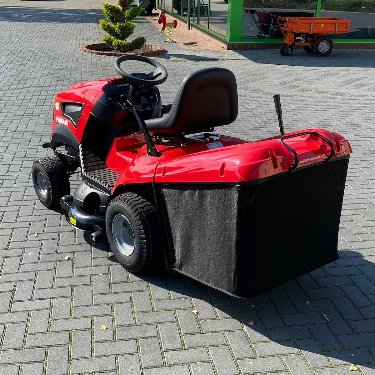 Tracteur de pelouse Ferrari TCS 102 HD