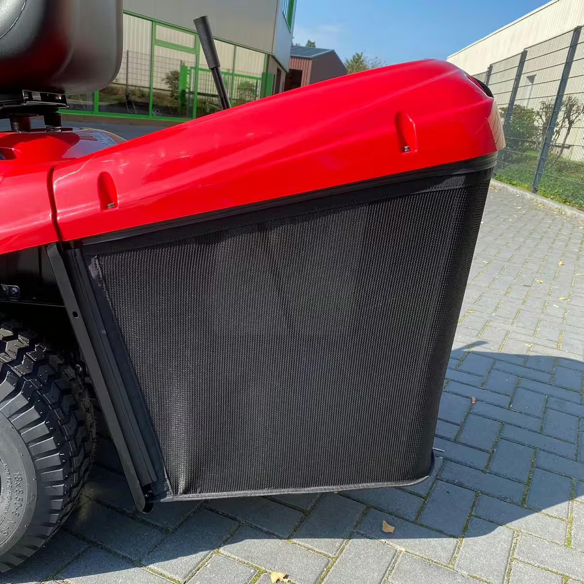 Tracteur de pelouse Ferrari TCS 102 HD