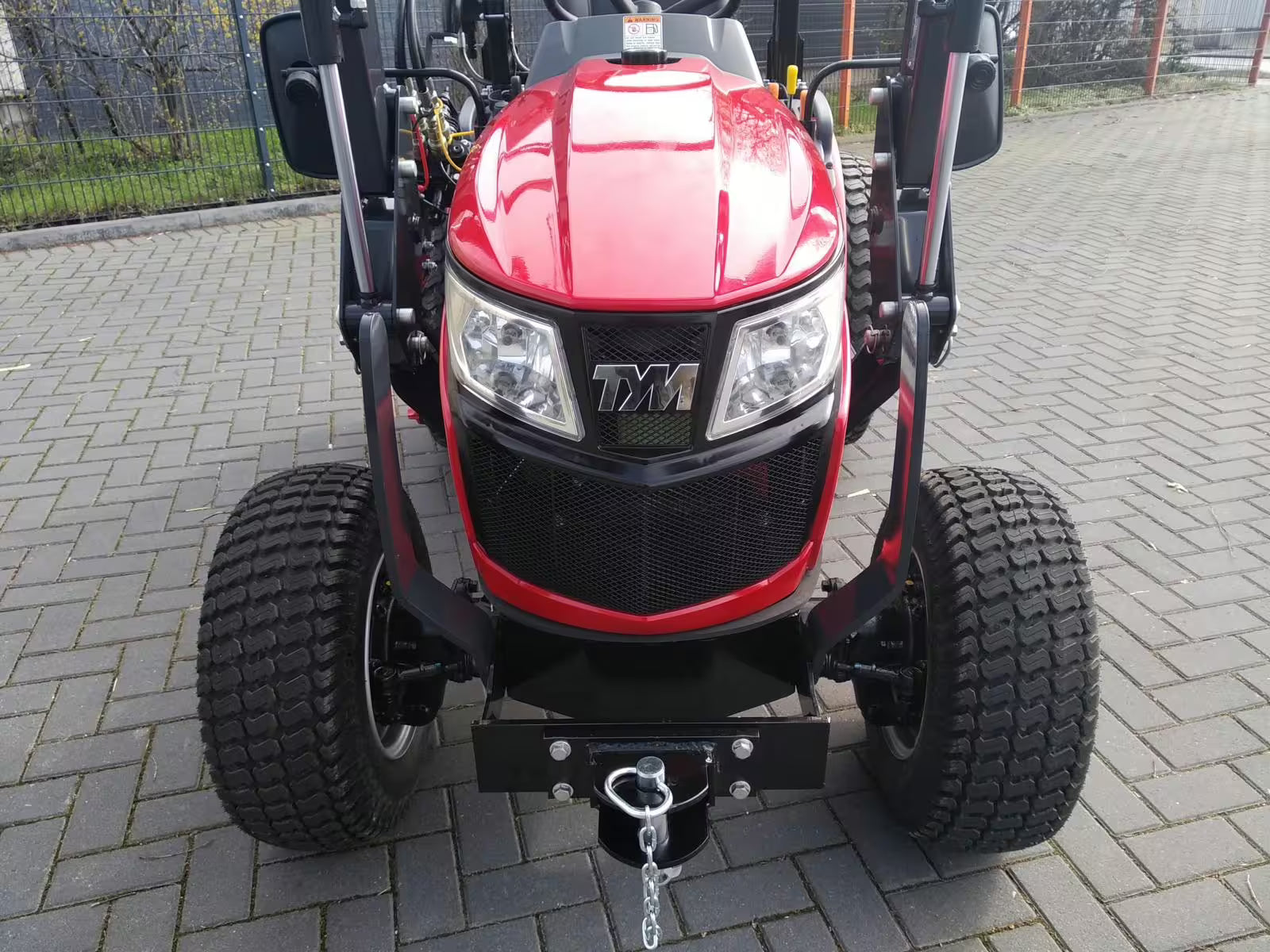 Tracteur TYM TS 255 HST avec chargeur avant + pelle