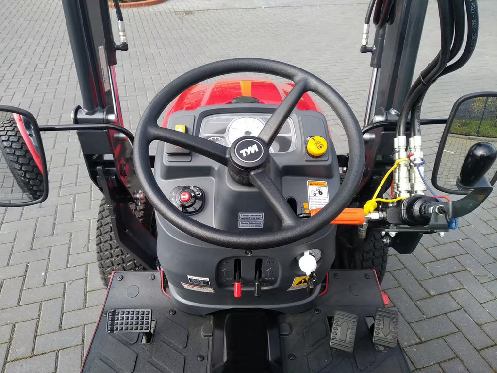 Tracteur TYM TS 255 HST avec chargeur avant + pelle