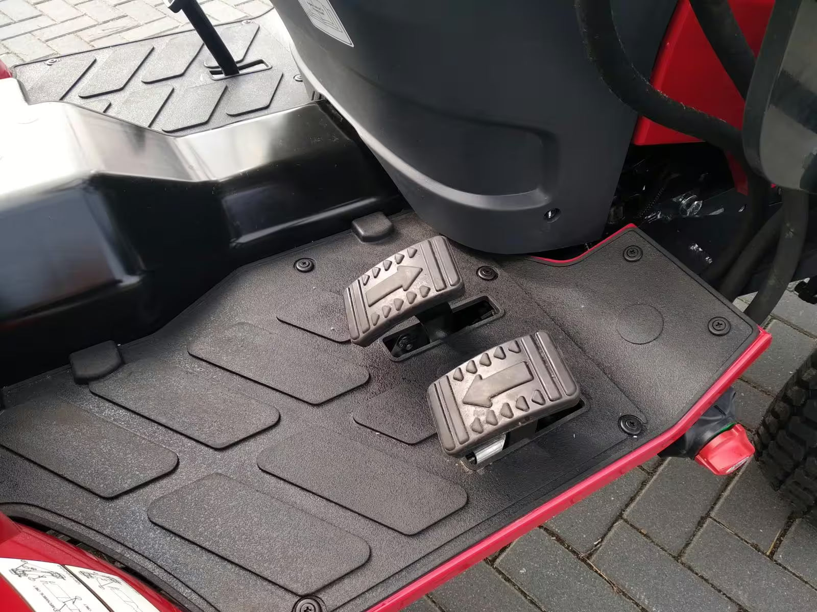 Tracteur TYM TS 255 HST avec chargeur avant + pelle