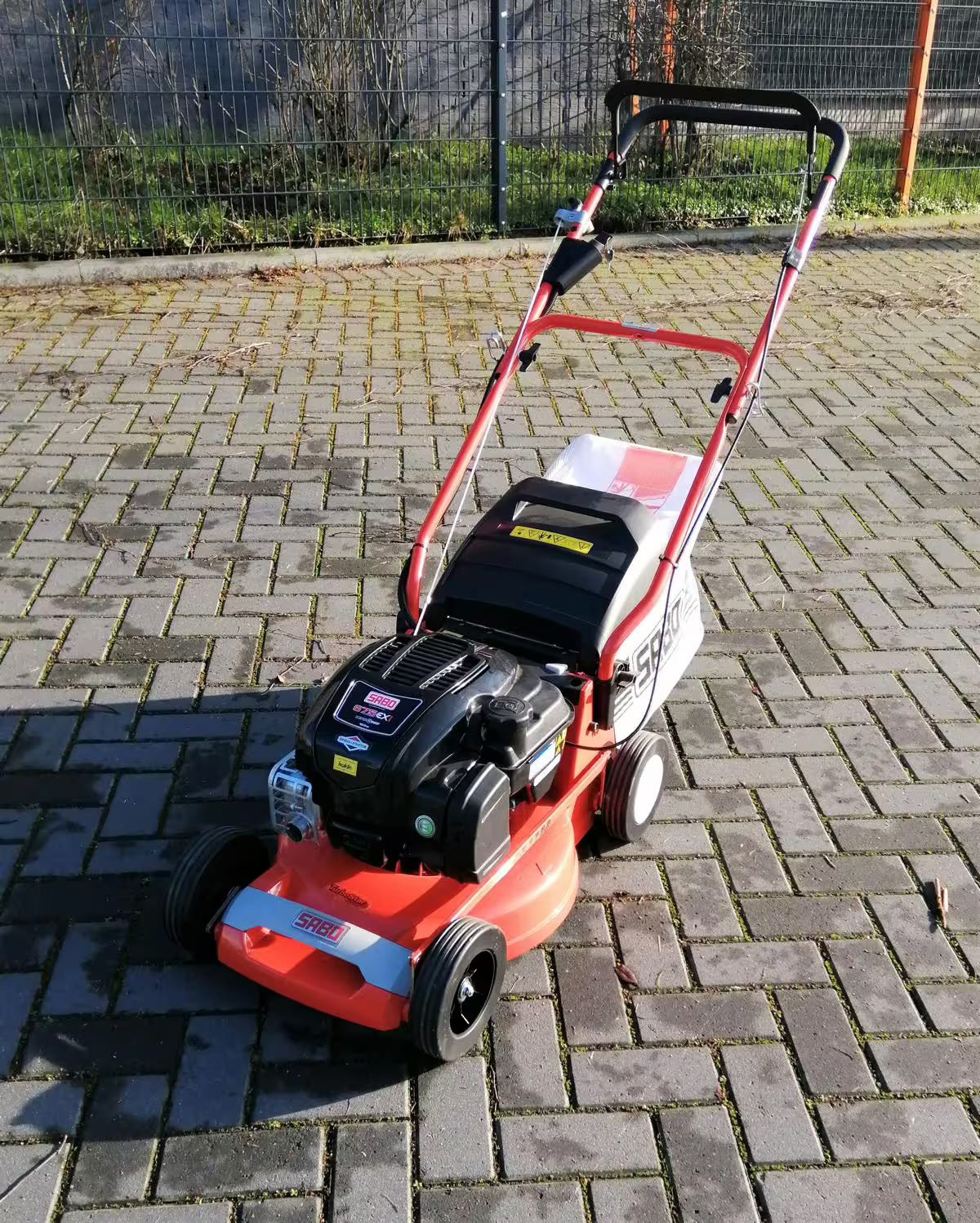 Tondeuse à gazon à essence SABO 43 Compact
