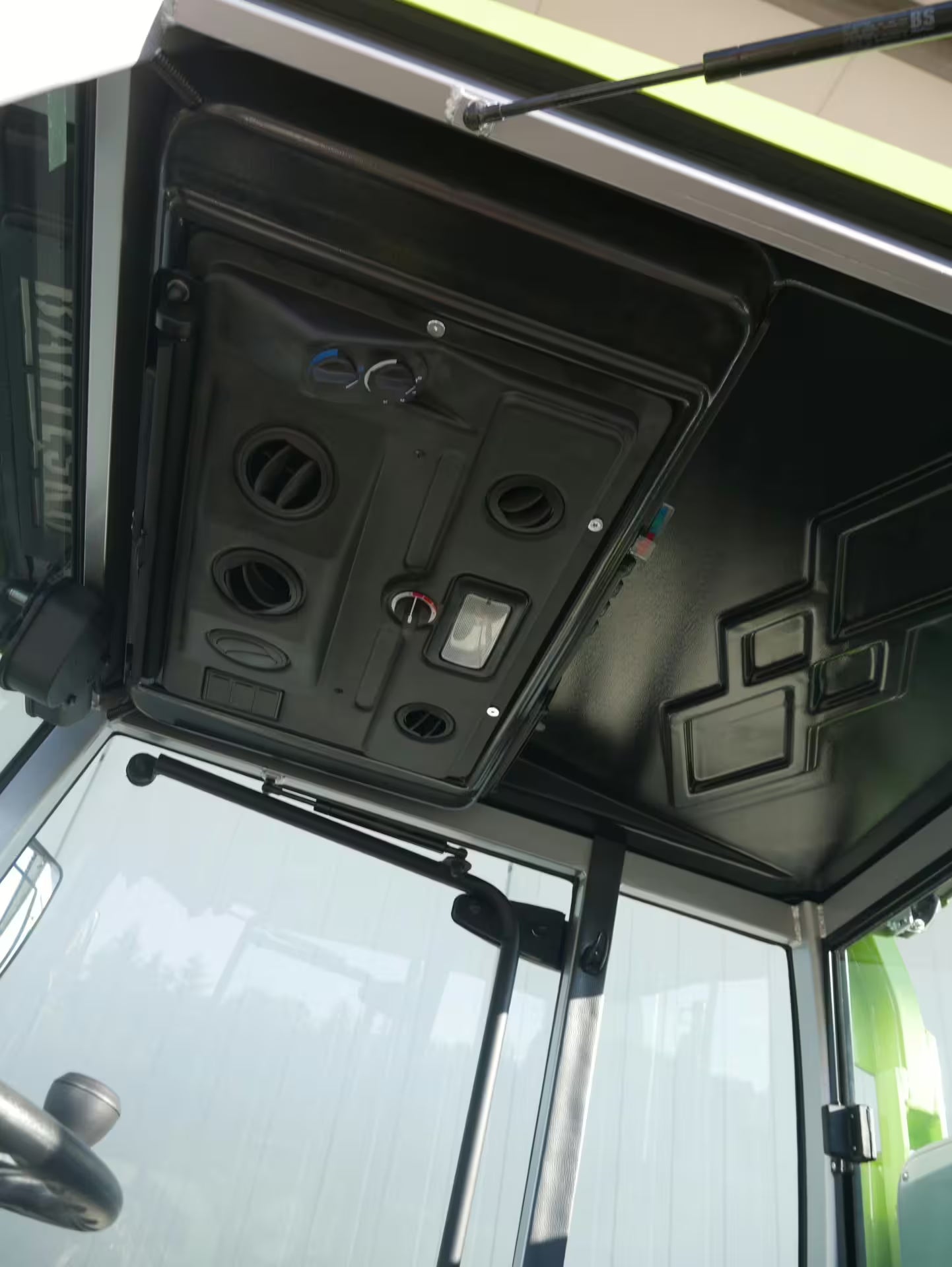 Faucheuse frontale Grillo FD 13.09 4WD avec cabine + chauffage