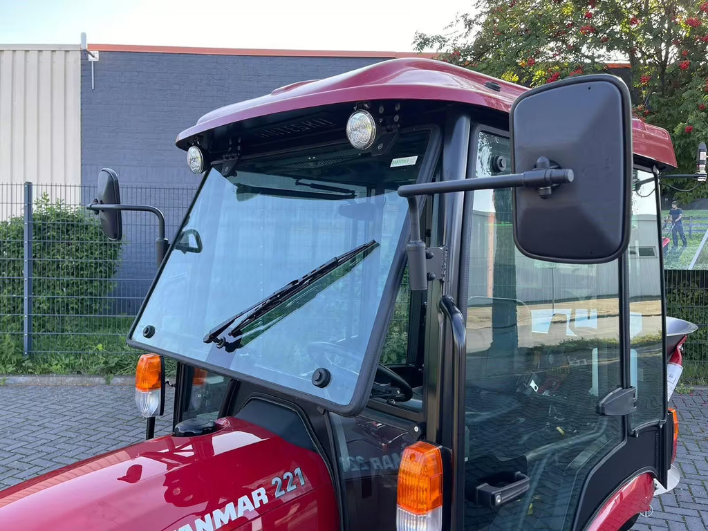 Tracteur Yanmar SA221 avec cabine, lame à neige, écarteur, liaison avant