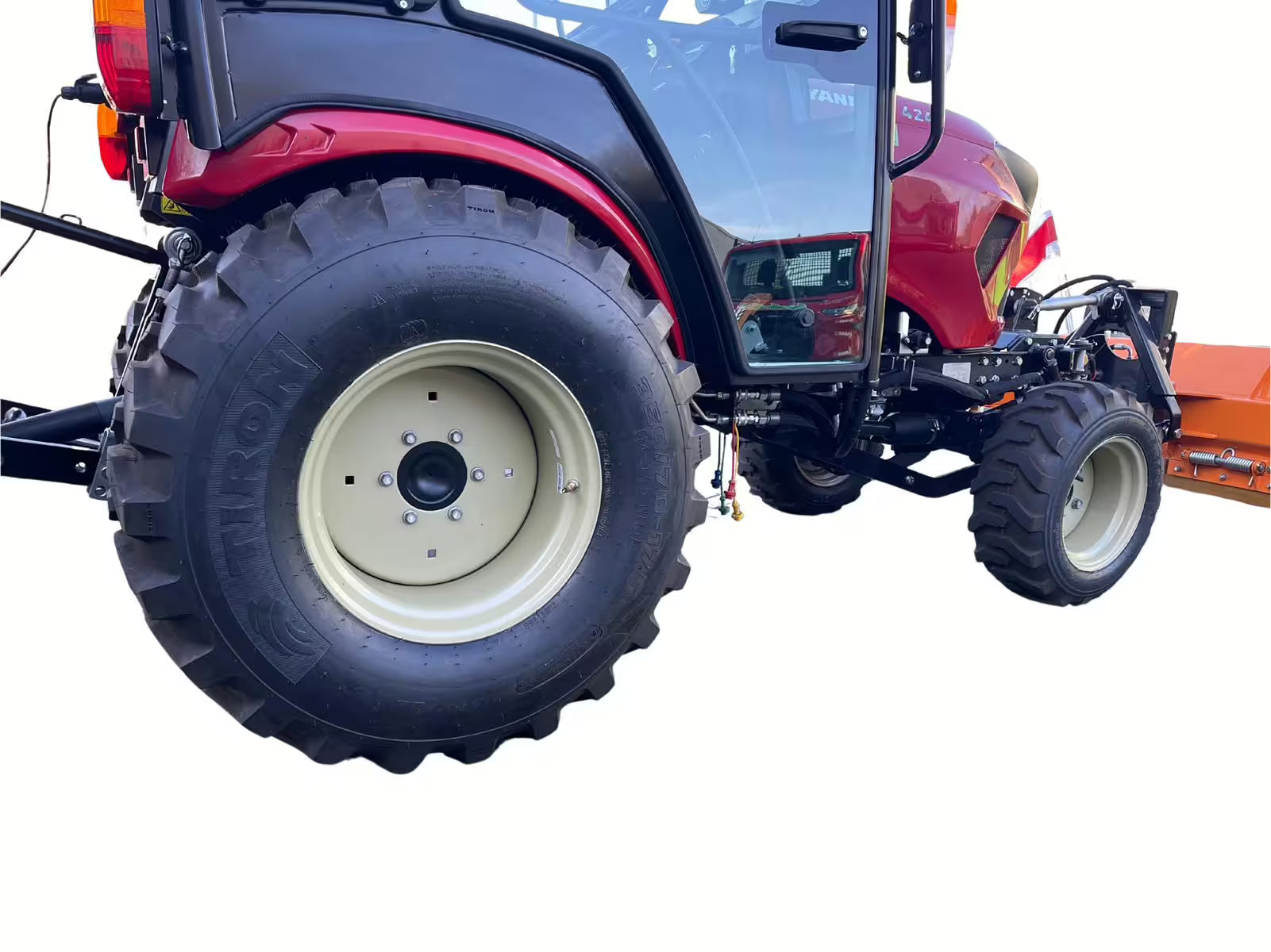 Tracteur d'hiver Yanmar SA424 avec cabine, lame à neige et écarteur