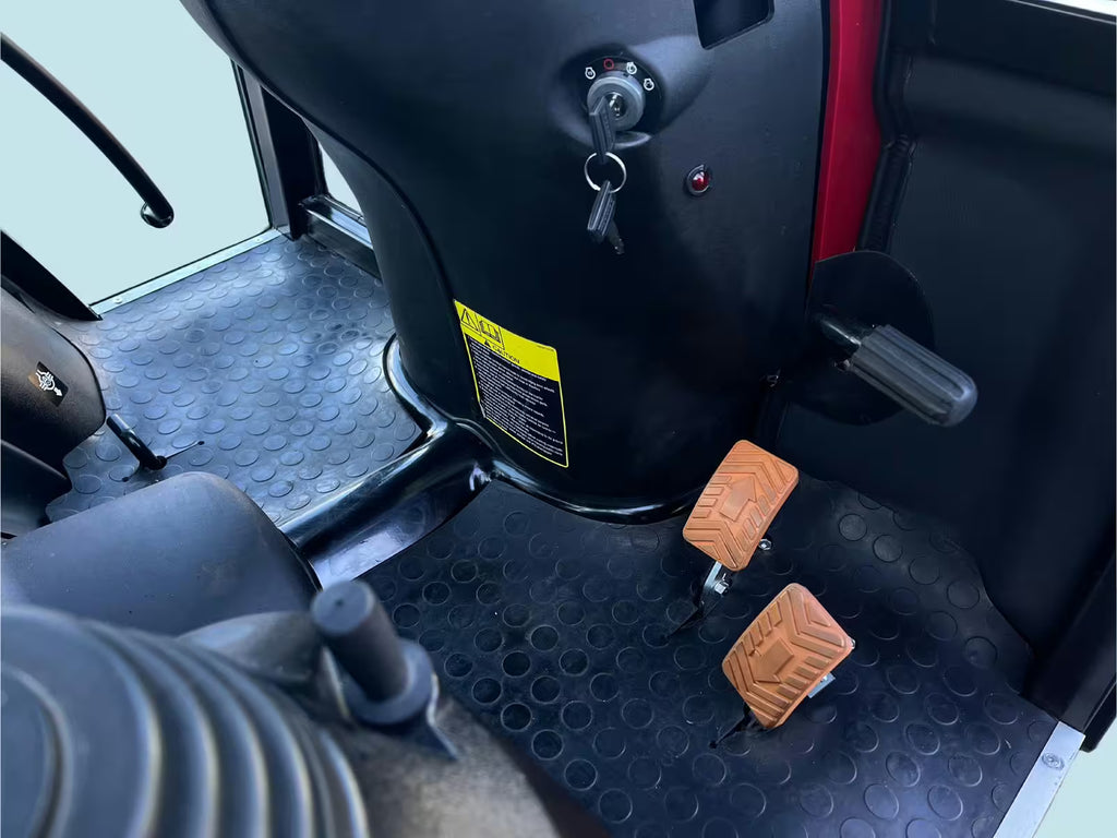 Tracteur d'hiver Yanmar SA424 avec cabine, lame à neige et écarteur