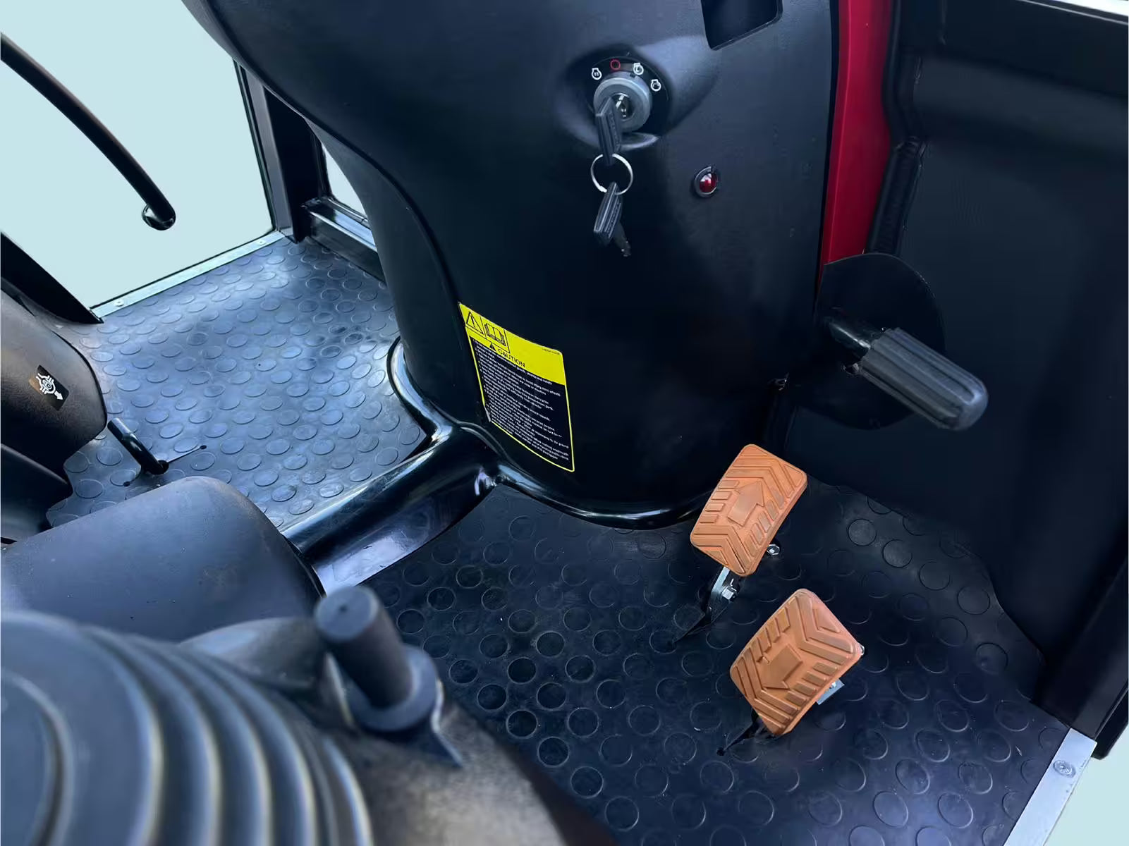 Tracteur d'hiver Yanmar SA424 avec cabine, lame à neige et écarteur