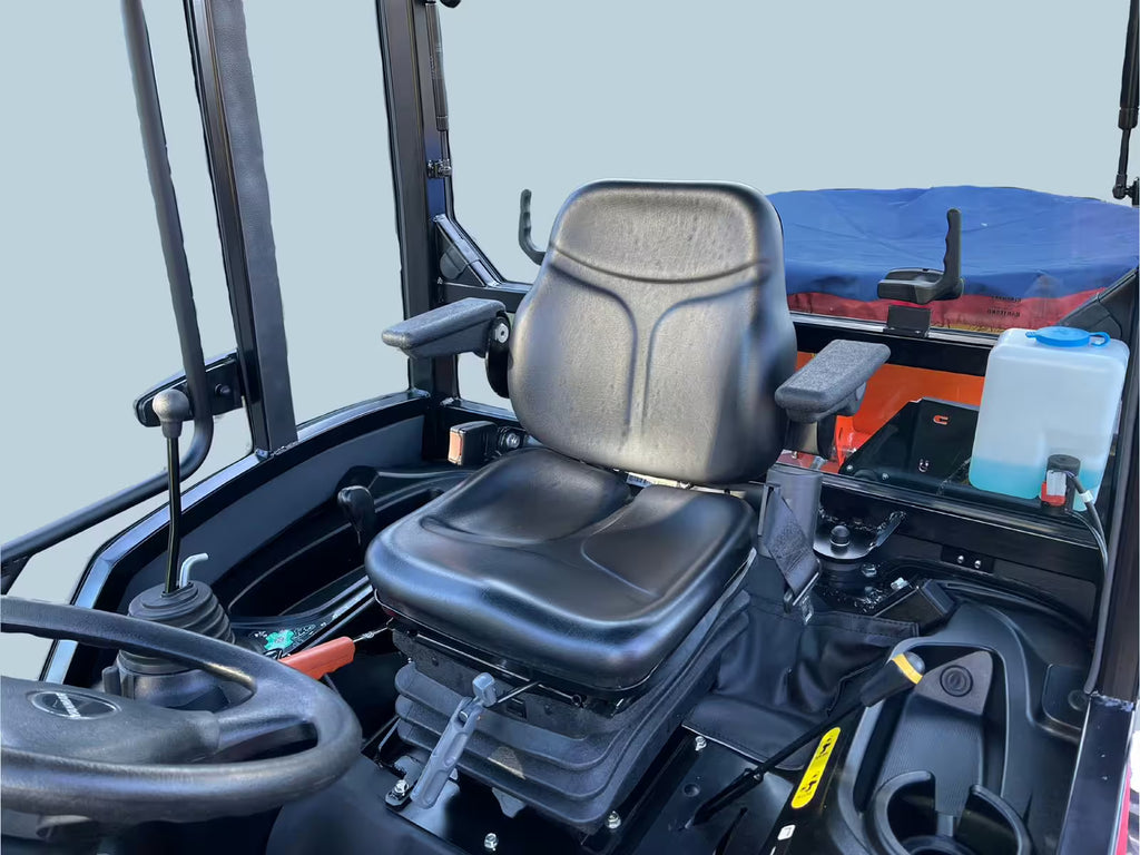 Tracteur d'hiver Yanmar SA424 avec cabine, lame à neige et écarteur