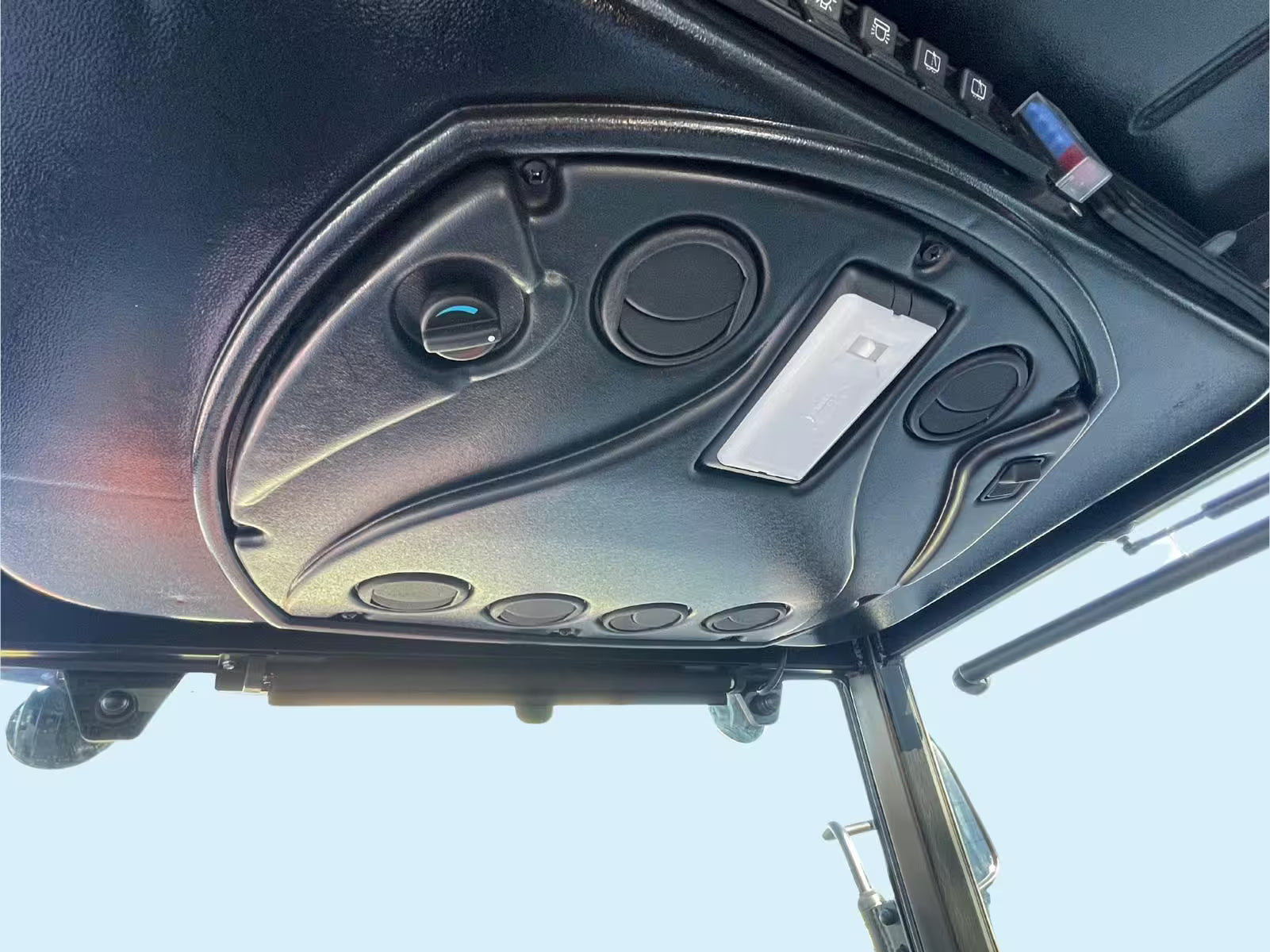 Tracteur d'hiver Yanmar SA424 avec cabine, lame à neige et écarteur