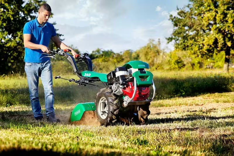 Ferrari à un essieu 340, Yanmar L100V avec appareil de base démarrage électrique